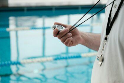 Determining athletes performance in swimming pool