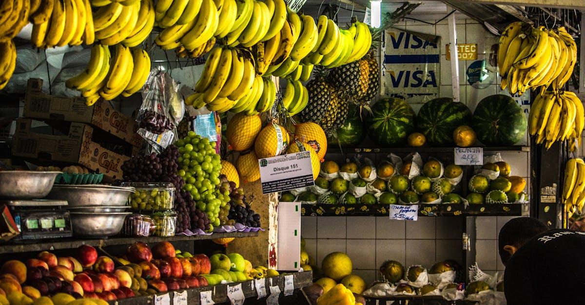 découvrez les bienfaits nutritifs des bananes, un fruit délicieux et polyvalent, parfait pour vos smoothies, desserts et collations. apprenez-en plus sur leur culture, leurs variétés et comment les intégrer dans votre alimentation quotidienne.