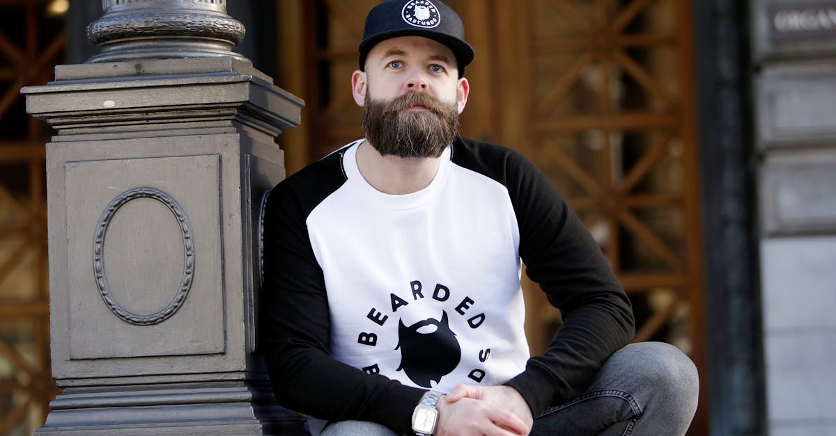 découvrez le monde fascinant de la barbe : conseils d'entretien, styles tendance, produits indispensables et astuces pour sublimer votre look. que vous soyez un débutant ou un expert, notre guide complet vous accompagne dans votre aventure bearded.