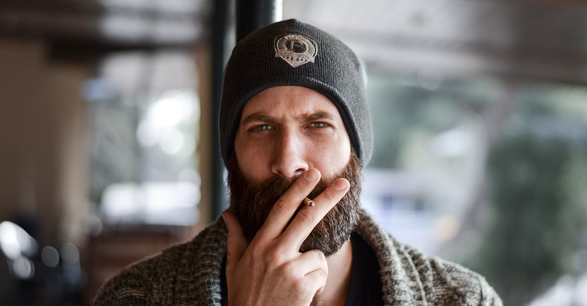 découvrez l'univers fascinant des barbes : conseils d'entretien, styles tendances, produits de soin et astuces pour arborer fièrement votre barbe. rejoignez notre communauté de passionnés et sublimez votre apparence.