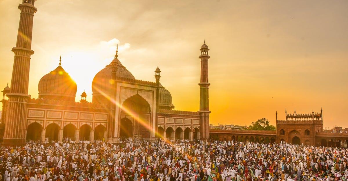 découvrez notre sélection de prénoms musulmans, riches en significations et en diversité culturelle. trouvez le prénom parfait pour votre enfant, en explorant des options traditionnelles et modernes, tout en respectant les valeurs et l'héritage islamique.