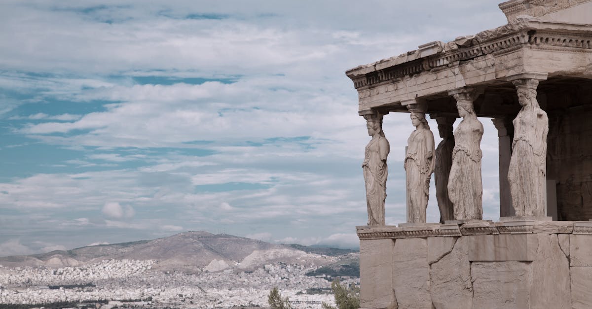 découvrez la richesse de la culture grecque à travers ses traditions, sa cuisine savoureuse, ses paysages d'une beauté à couper le souffle et son histoire fascinante. plongez dans l'univers des dieux et des héros grecs, explorez les îles ensoleillées et savourez des plats authentiques. un voyage enchanteur vous attend en grèce !