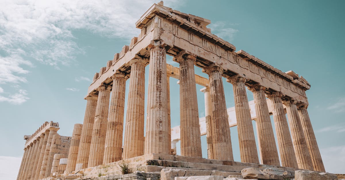 découvrez l'univers fascinant de la grèce, entre histoire mythologique, traditions culinaires savoureuses et paysages à couper le souffle. explorez ses îles ensoleillées, ses vestiges antiques et plongez dans la culture grecque, riche et diversifiée.