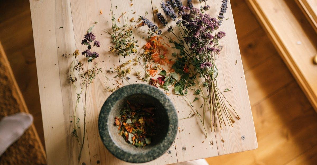 découvrez des remèdes maison efficaces et naturels pour soulager divers maux du quotidien. apprenez à utiliser des ingrédients de votre cuisine pour améliorer votre bien-être et vos soins de santé.