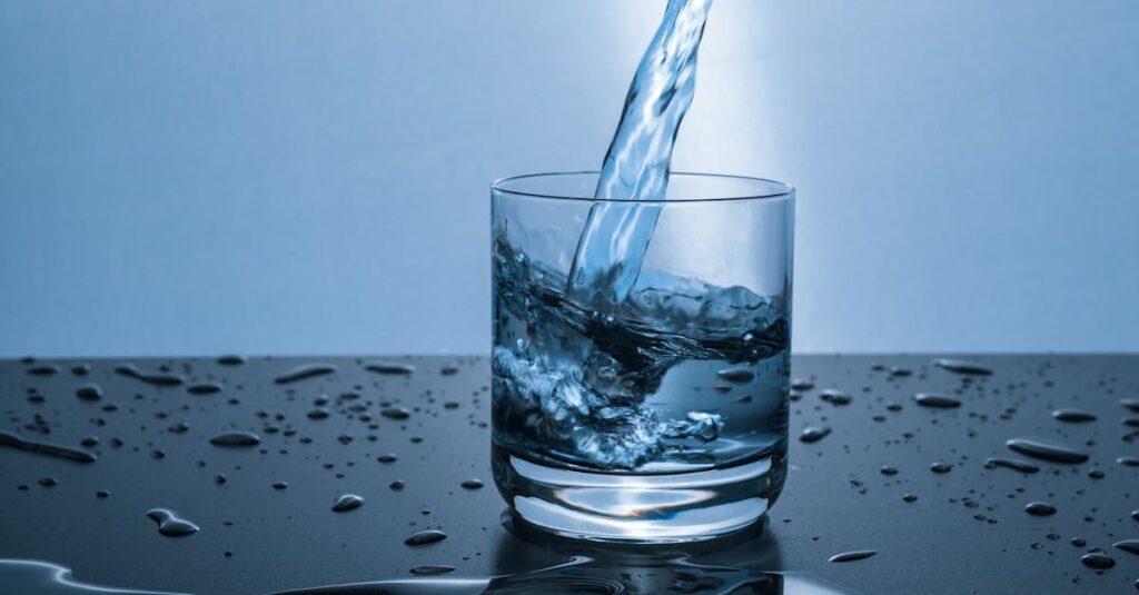 découvrez l'importance de l'hydratation pour votre santé et votre bien-être. apprenez des astuces pratiques pour rester hydraté tout au long de la journée, ainsi que les bienfaits de l'eau sur votre corps et votre esprit.