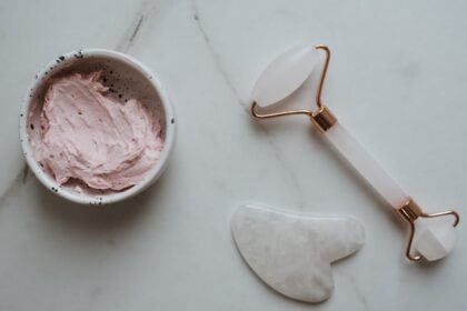découvrez nos solutions anti-âge innovantes pour une peau éclatante et rajeunie. transformez votre routine beauté et redonnez de l'éclat à votre visage grâce à des produits adaptés à chaque type de peau.
