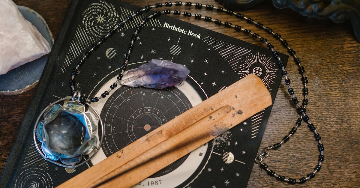 découvrez tout sur les chakras, ces centres énergétiques essentiels au bien-être spirituel et physique. apprenez à les équilibrer et à harmoniser votre énergie pour une vie épanouie.