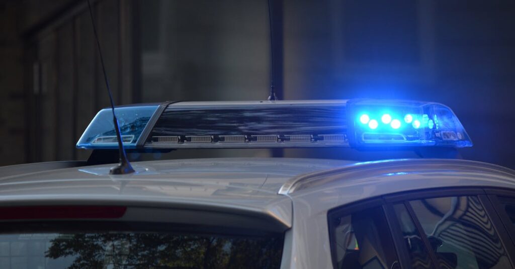 découvrez l'univers des forces de l'ordre et le rôle essentiel de la police dans notre société. informez-vous sur leurs missions, leurs défis et l'importance de la sécurité publique.