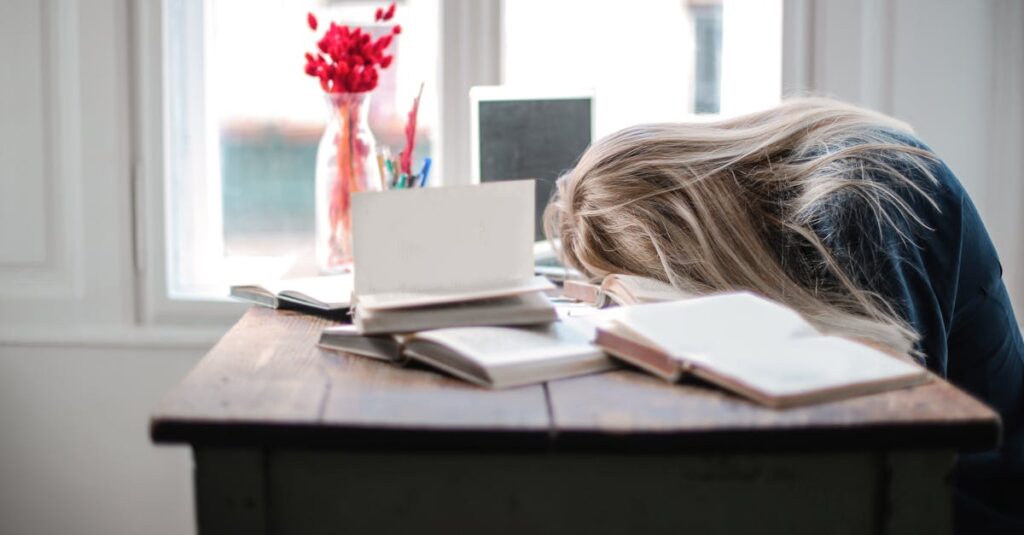 découvrez comment vaincre la procrastination et retrouver votre motivation. apprenez des stratégies pratiques pour gérer votre temps et améliorer votre productivité, afin de réaliser vos objectifs sans délai.