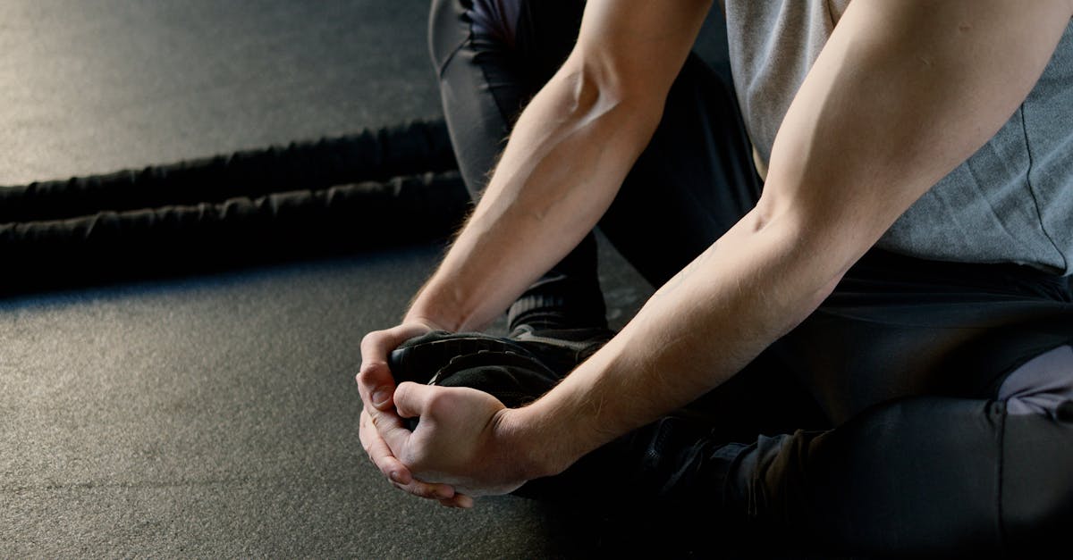 découvrez les causes, symptômes et traitements des pieds brûlants. apprenez comment soulager cette sensation désagréable et améliorer votre confort quotidien.