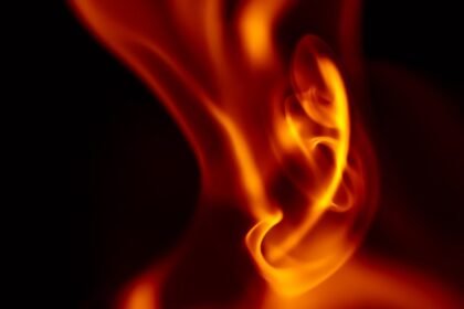 découvrez les causes et les solutions à la sensation de brûlure, un phénomène courant qui peut affecter votre bien-être. apprenez à reconnaître les symptômes, les traitements disponibles et les conseils pratiques pour soulager cette gêne et retrouver confort et sérénité.