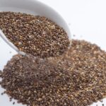 découvrez les incroyables bienfaits des graines de chia, un super-aliment riche en oméga-3, fibres et protéines. apprenez à les intégrer dans votre alimentation pour améliorer votre santé et votre bien-être.