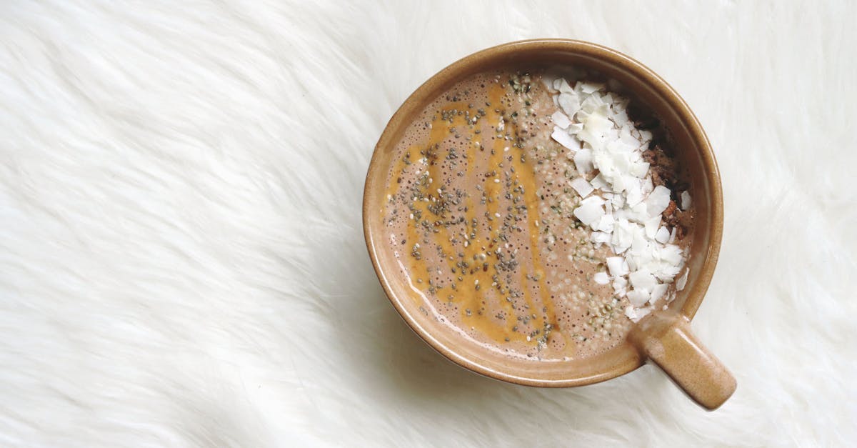 découvrez les graines de chia, super-aliment au pouvoir nutritif exceptionnel. riches en oméga-3, fibres et protéines, elles sont parfaites pour enrichir vos smoothies, yaourts ou pâtisseries. apprenez comment les intégrer facilement dans votre alimentation pour une santé optimale.