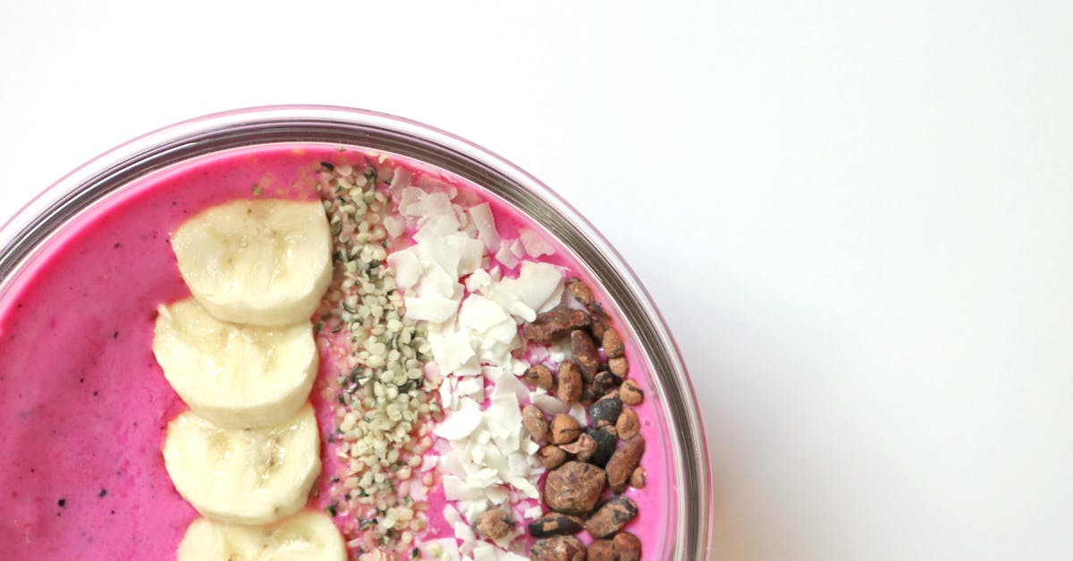 découvrez les graines de chia, un super-aliment riche en oméga-3, fibres et antioxydants. parfaites pour enrichir vos smoothies, salades ou yaourts, ces petites graines vous aideront à maintenir une alimentation équilibrée et saine. apprenez comment les intégrer facilement dans votre quotidien.
