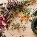 découvrez des remèdes naturels efficaces pour améliorer votre bien-être au quotidien. explorez des solutions à base de plantes, d'huiles essentielles et d'autres méthodes douces pour soulager les maux courants et promouvoir une santé optimale.