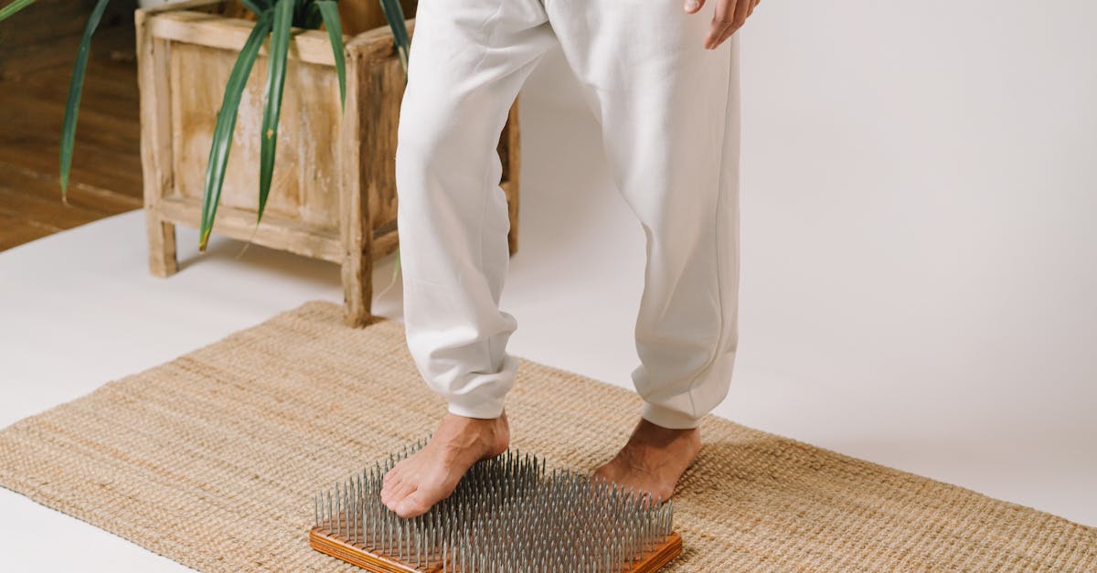 découvrez les bienfaits de la réflexologie, une thérapie manuelle douce qui stimule les points réflexes des pieds et des mains pour favoriser la détente, améliorer la circulation et renforcer le bien-être général. explorez cette approche naturelle pour soulager le stress et équilibrer votre corps.