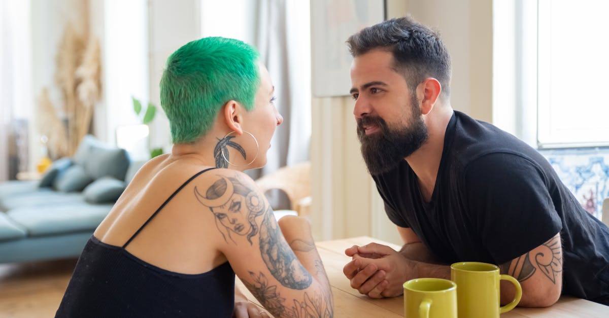découvrez notre guide sur les coupes de cheveux courtes, avec des conseils de style, des inspirations et des astuces pour choisir la coiffure parfaite qui mettra en valeur votre visage et votre personnalité.