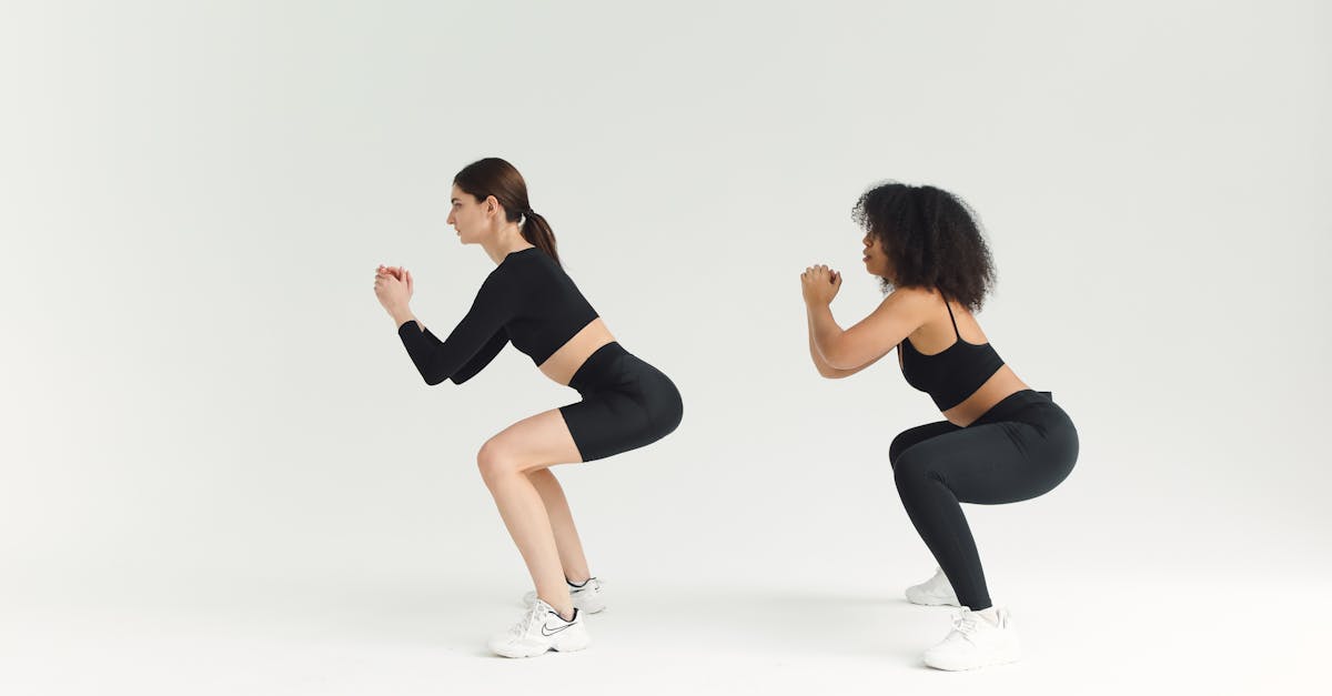 découvrez l'exercice des squats, un incontournable pour renforcer vos jambes et fessiers. apprenez les différentes techniques et variantes pour optimiser votre entraînement et améliorer votre posture. transformez votre routine fitness dès aujourd'hui !