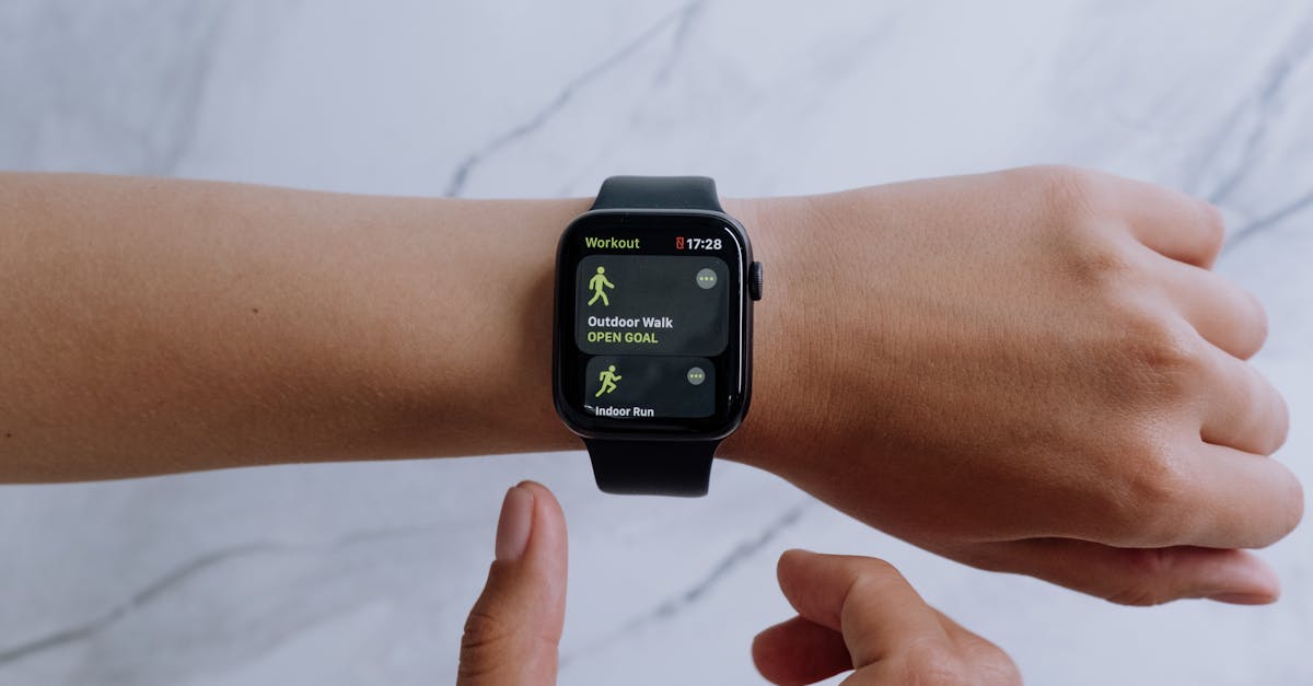 découvrez l'apple watch, votre compagnon idéal pour suivre votre santé, rester connecté et gérer votre quotidien avec élégance. explorez ses fonctionnalités innovantes, son design soigné, et transformez votre manière de vivre à travers la technologie.