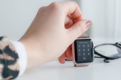 découvrez l'apple watch, votre compagnon idéal pour suivre votre santé, rester connecté et gérer votre quotidien avec style. explorez ses fonctionnalités avancées, du suivi de l'activité physique à la communication instantanée. ne manquez pas l'opportunité d'intégrer cette montre innovante dans votre vie quotidienne.