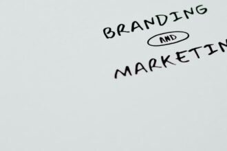 découvrez le monde fascinant du design graphique avec d logo, votre expert en création de logos uniques et mémorables. transformez votre identité visuelle et démarquez-vous avec des créations sur mesure qui reflètent votre marque.