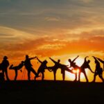 découvrez l'importance de l'amitié dans nos vies, ses bienfaits et comment entretenir des liens authentiques. explorez les différentes facettes de l'amitié et son rôle essentiel dans notre bien-être émotionnel.