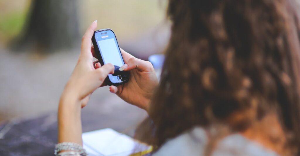 RED by SFR déploie une stratégie ambitieuse avec ses nouvelles offres mobiles découvrez la stratégie mobile de sfr pour optimiser la connectivité, améliorer l'expérience utilisateur et innover dans les services mobiles en france.