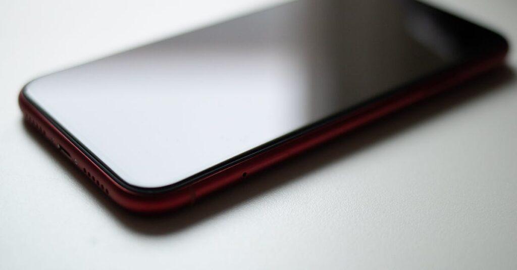 Et si votre prochain smartphone reprenait le design d’un modèle sorti il y a 3 ans ? découvrez notre sélection de smartphones au design innovant alliant élégance et performance pour une expérience utilisateur exceptionnelle.