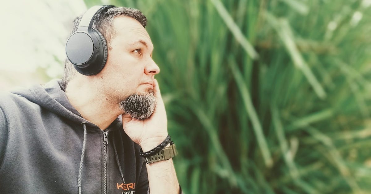 découvrez le casque sans fil sony wh-1000xm6, offrant une qualité sonore exceptionnelle, une réduction de bruit active avancée et un confort optimal pour une expérience audio immersive.