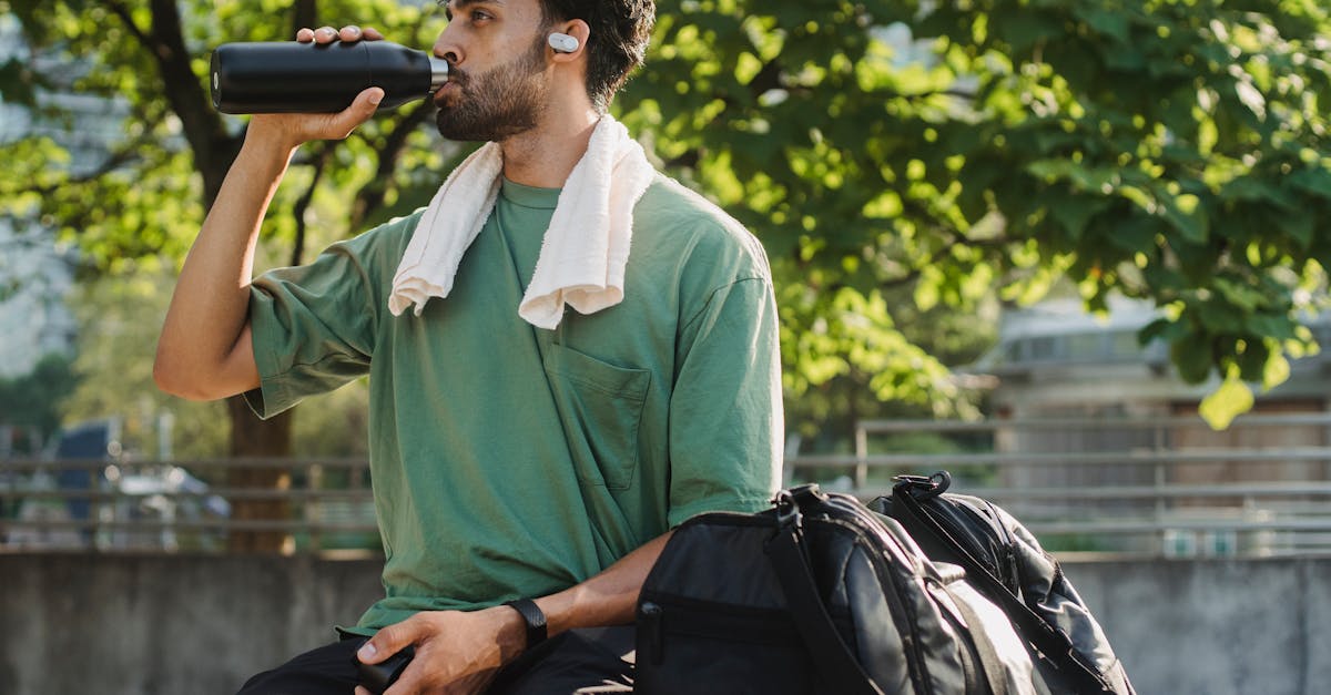 découvrez nos écouteurs sport alliant confort, résistance à la sueur et son de haute qualité pour accompagner toutes vos séances d'entraînement.