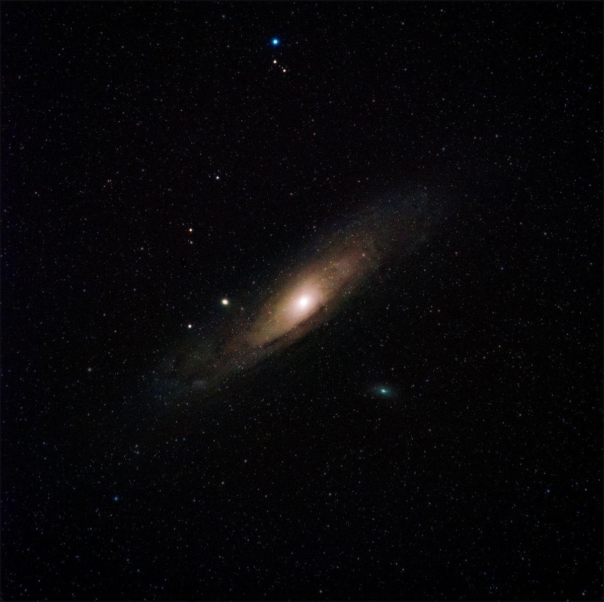 Galaxie et astrophotographie, illustration d'un objet céleste dans le ciel étoilé